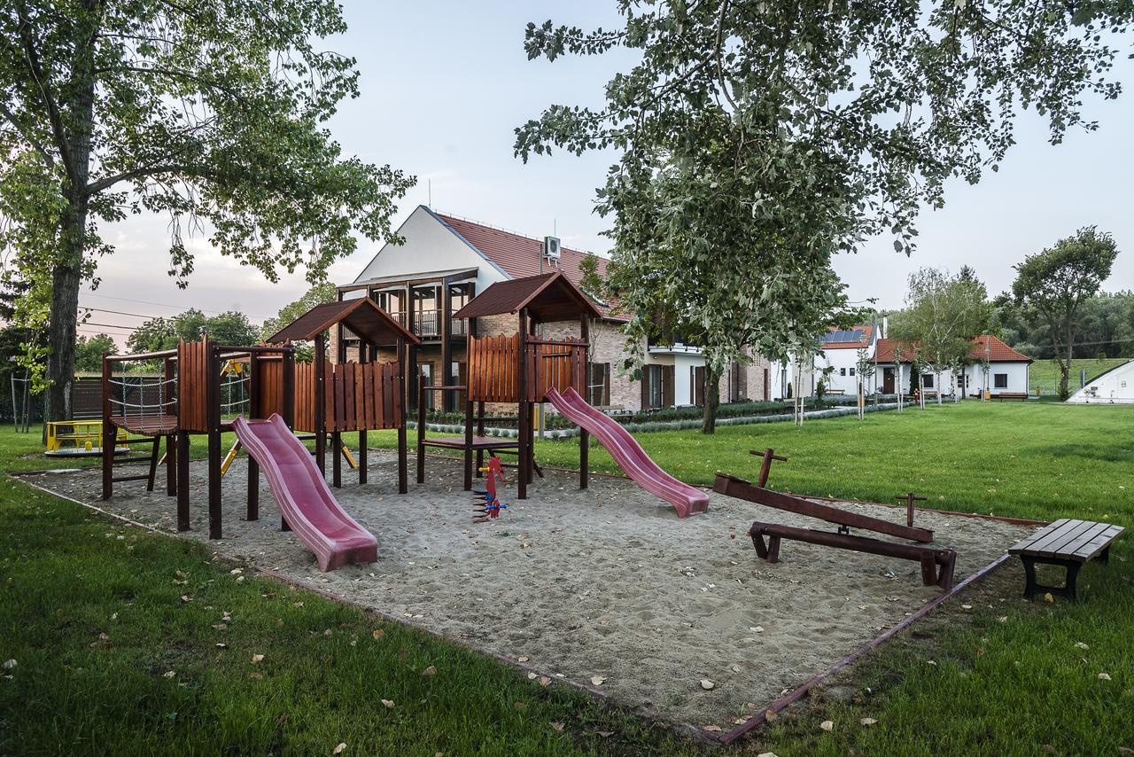 Levendula Hotel Algyo Екстериор снимка